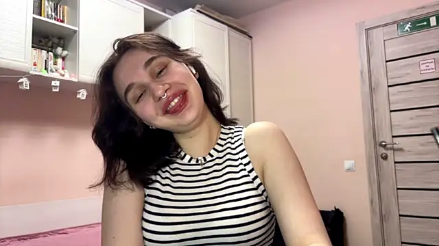 Snapshot of NoraSweetie chatting on April 2026 05:29:01 PM NoraSweetie online show from April 2026 05:29:01 PM