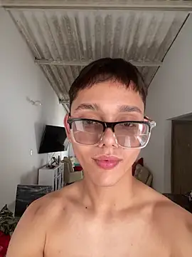 Alex teen 20c online show from April 2026 07:52:02 PM