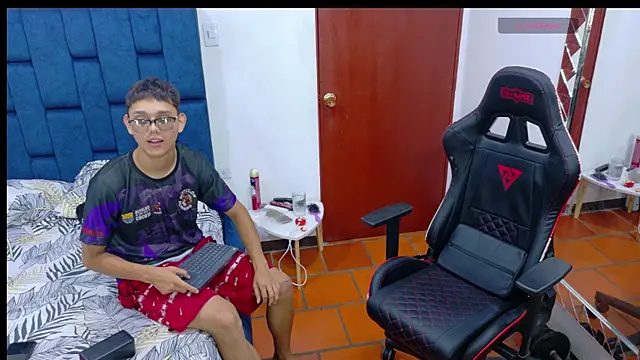 Alex teen 20c online show from April 2026 02:51:01 AM