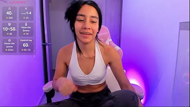 ISABELFORYOU03 online show from April 2026 08:58:01 PM