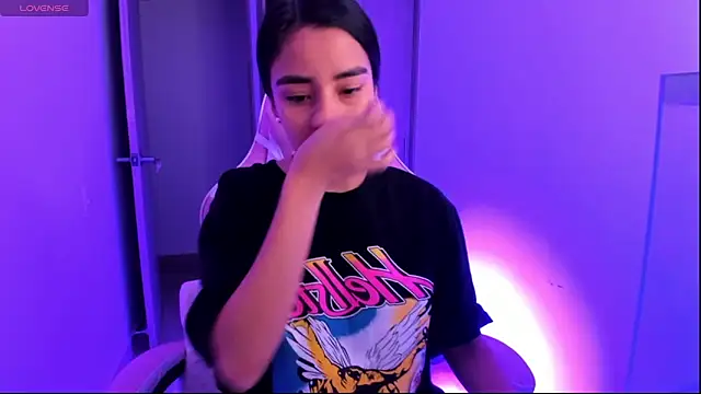 ISABELFORYOU03 online show from April 2026 01:19:01 AM