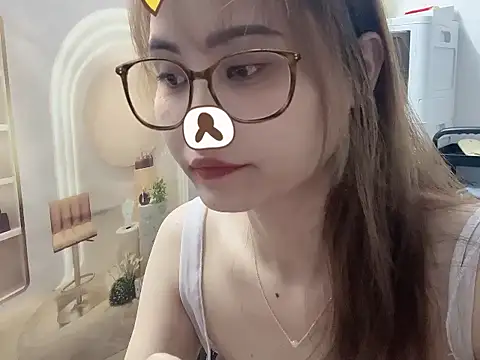 Snapshot of ___Nami___ chatting on May 2026 01:15:02 PM Nami online show from May 2026 01:15:02 PM