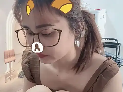 Snapshot of ___Nami___ chatting on May 2026 08:43:02 AM Nami online show from May 2026 08:43:02 AM