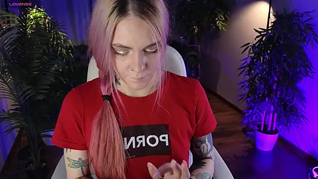 Snapshot of TerryMorris chatting on April 2026 05:29:02 AM TerryMorris online show from April 2026 05:29:02 AM