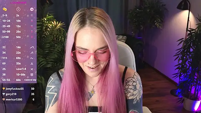 Snapshot of TerryMorris chatting on April 2026 07:45:01 AM TerryMorris online show from April 2026 07:45:01 AM