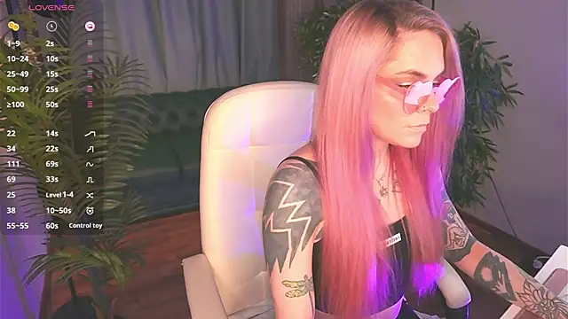 Snapshot of TerryMorris chatting on April 2026 05:41:01 AM TerryMorris online show from April 2026 05:41:01 AM