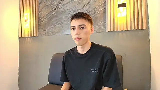 Snapshot of KENNY_HANK chatting on April 2026 03:45:01 AM KENNY HANK online show from April 2026 03:45:01 AM