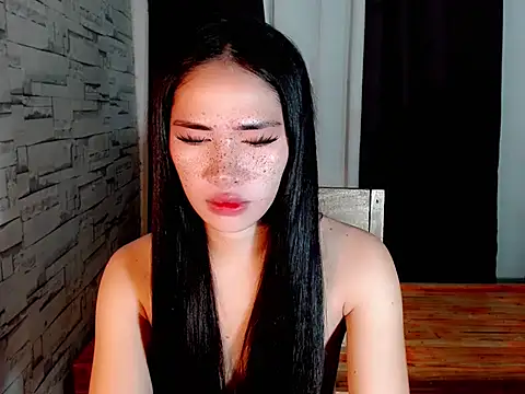 Snapshot of urasiankylie chatting on April 2026 08:03:02 PM urasiankylie online show from April 2026 08:03:02 PM