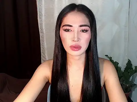 Snapshot of urasiankylie chatting on May 2026 01:37:01 PM urasiankylie online show from May 2026 01:37:01 PM