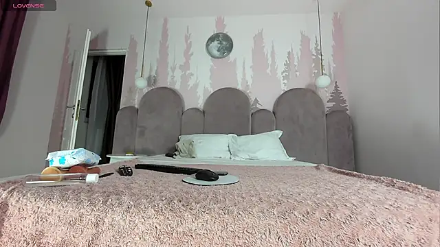 Snapshot of NolaDonovan chatting on April 2026 07:01:02 PM NolaDonovan online show from April 2026 07:01:02 PM