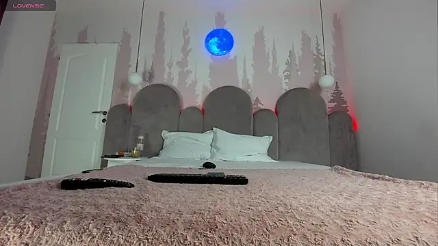 Snapshot of NolaDonovan chatting on April 2026 07:26:02 PM NolaDonovan online show from April 2026 07:26:02 PM