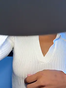 latinacaro- online show from May 2026 07:36:01 AM
