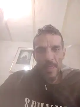 Snapshot of Guillelp chatting on May 2026 03:56:02 AM Guillelp online show from May 2026 03:56:02 AM