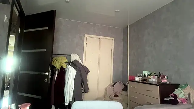 Snapshot of ExactGee chatting on April 2026 06:08:01 AM ExactGee online show from April 2026 06:08:01 AM