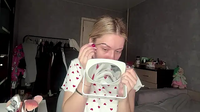 Snapshot of ExactGee chatting on April 2026 06:09:01 AM ExactGee online show from April 2026 06:09:01 AM