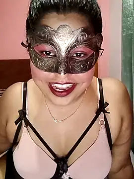 Snapshot of Maskedcurves chatting on April 2026 05:03:01 AM Maskedcurves online show from April 2026 05:03:01 AM