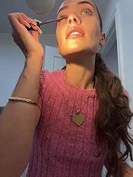 AliciaDx online show from April 2026 11:00:01 PM