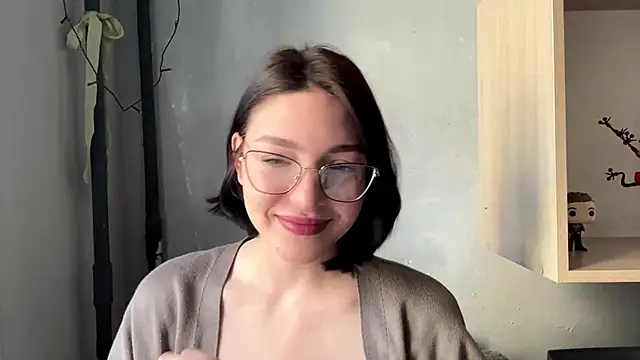 Snapshot of SinfulStarlight chatting on April 2026 05:12:02 AM SinfulStarlight online show from April 2026 05:12:02 AM