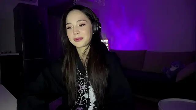 Snapshot of Elizabetswan chatting on April 2026 09:08:02 PM Elizabetswan online show from April 2026 09:08:02 PM