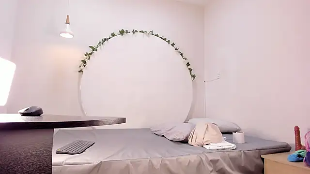 lunaangel22 online show from April 2026 07:31:02 PM