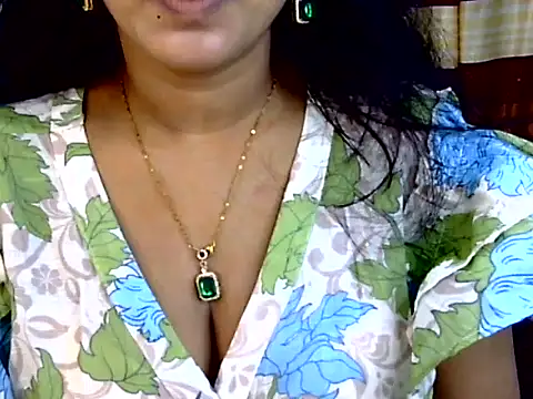 Snapshot of Noor_Zarin chatting on April 2026 05:18:01 PM Noor Zarin online show from April 2026 05:18:01 PM