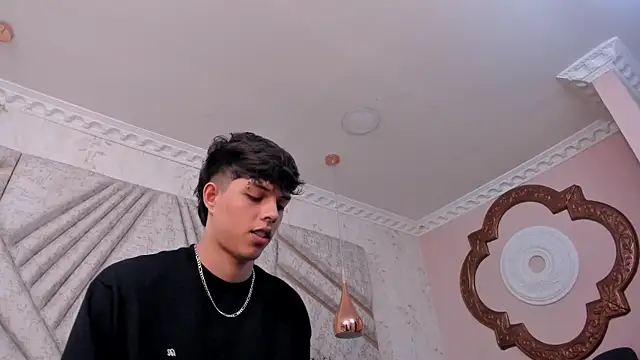 DamiaanXx online show from April 2026 12:38:01 PM