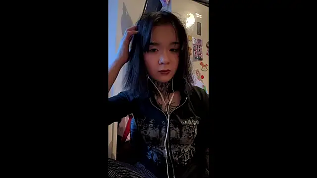 Juliou  online show from April 2026 01:09:02 PM