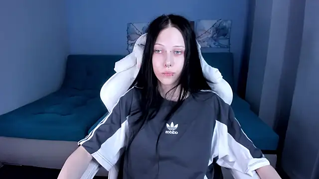 Snapshot of SugarBunny18 chatting on July 2026 05:00:01 AM SugarBunny18 online show from July 2026 05:00:01 AM