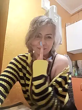 TaynaSecret online show from April 2026 08:32:02 PM