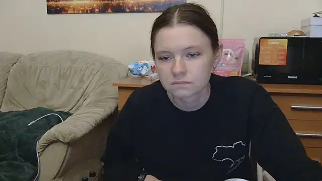 JessicaHolland1 online show from May 2026 06:39:01 PM