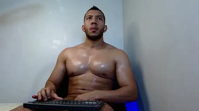 Snapshot of georgeholl chatting on June 2026 01:16:02 AM georgeholl online show from June 2026 01:16:02 AM