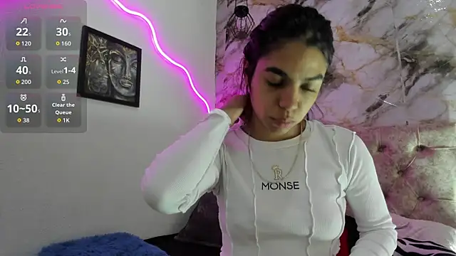 Kim strawberry online show from April 2026 08:50:01 PM