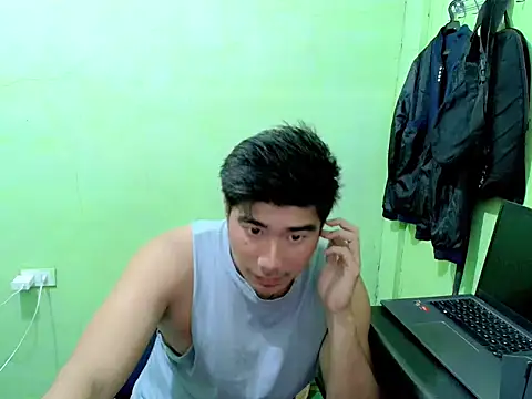 Snapshot of Hunkfireman chatting on April 2026 01:11:01 AM Hunkfireman online show from April 2026 01:11:01 AM