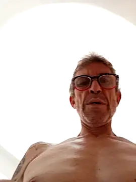 Snapshot of chris-sbh11 chatting on June 2026 04:50:02 PM chris-sbh11 online show from June 2026 04:50:02 PM