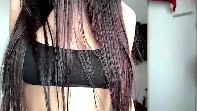 Snapshot of PalmiraJaussen chatting on April 2026 10:21:01 AM PalmiraJaussen online show from April 2026 10:21:01 AM