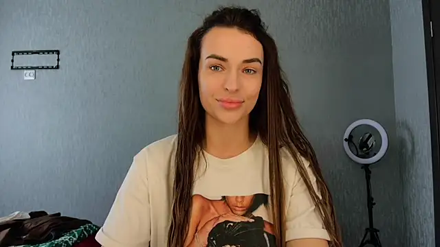 Snapshot of Kira__love1 chatting on April 2026 09:16:01 AM Kira love1 online show from April 2026 09:16:01 AM