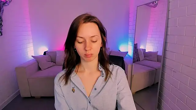 Snapshot of MeganClapp chatting on April 2026 05:14:01 AM MeganClapp online show from April 2026 05:14:01 AM