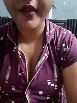 Snapshot of Riyashrma001 chatting on April 2026 02:09:02 AM Riyashrma001 online show from April 2026 02:09:02 AM