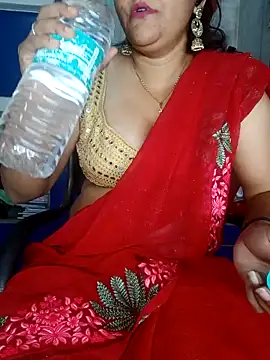 Snapshot of Riyashrma001 chatting on April 2026 03:50:02 PM Riyashrma001 online show from April 2026 03:50:02 PM