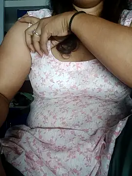 Snapshot of Riyashrma001 chatting on April 2026 09:14:02 AM Riyashrma001 online show from April 2026 09:14:02 AM