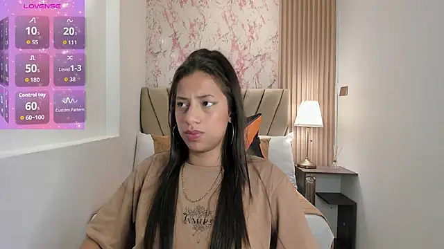 Snapshot of Atiena_ chatting on April 2026 06:36:02 PM Atiena online show from April 2026 06:36:02 PM