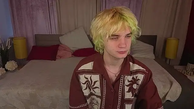 Snapshot of JameMilann chatting on April 2026 06:14:01 AM JameMilann online show from April 2026 06:14:01 AM