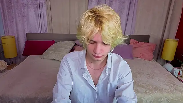 Snapshot of JameMilann chatting on April 2026 06:18:02 AM JameMilann online show from April 2026 06:18:02 AM