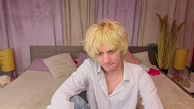 Snapshot of JameMilann chatting on April 2026 06:19:01 AM JameMilann online show from April 2026 06:19:01 AM