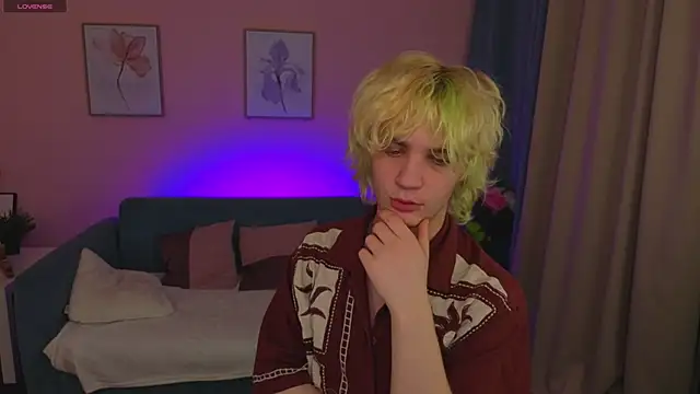 Snapshot of JameMilann chatting on April 2026 08:42:02 PM JameMilann online show from April 2026 08:42:02 PM