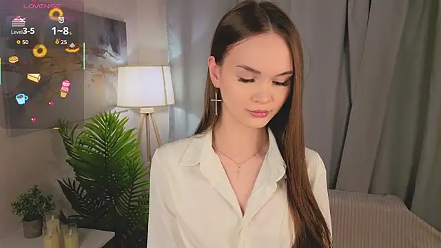 Snapshot of LuraPodraza chatting on May 2026 04:12:01 PM LuraPodraza online show from May 2026 04:12:01 PM