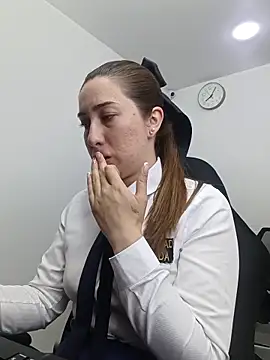 suzy-111 online show from April 2026 01:05:02 AM