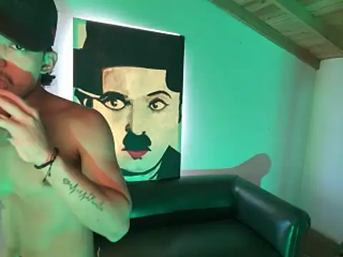 Snapshot of Cuteathleticboys chatting on April 2026 08:53:01 PM Cuteathleticboys online show from April 2026 08:53:01 PM