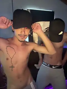 Snapshot of Cuteathleticboys chatting on April 2026 10:37:02 PM Cuteathleticboys online show from April 2026 10:37:02 PM