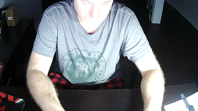 Snapshot of Shalun2000 chatting on April 2026 12:43:02 AM Shalun2000 online show from April 2026 12:43:02 AM